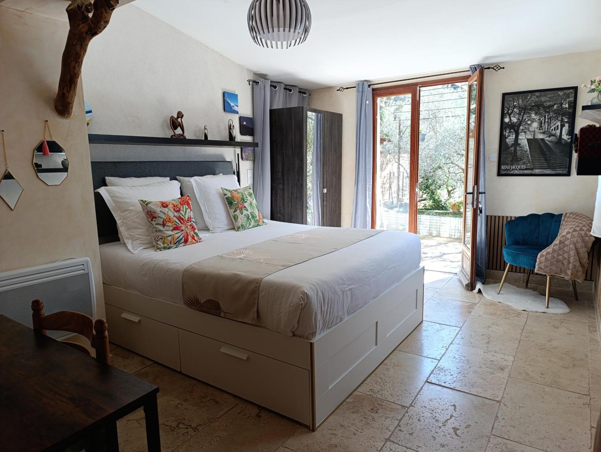 Le Frangipanier Hotel Le Barroux Bagian luar foto